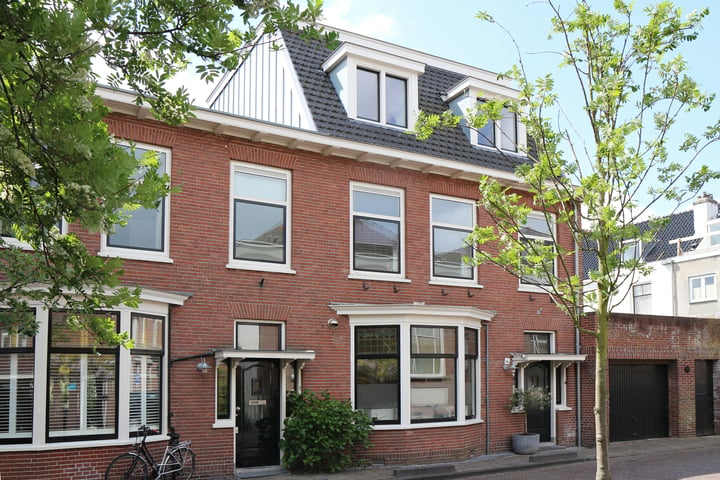 Badhuisstraat 4