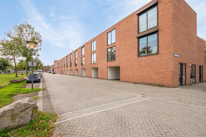 Bekijk foto 44 van Peursumstraat 71