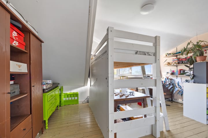 Foto 17 van Tuinluststraat 2