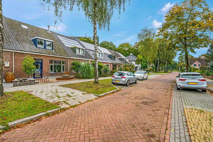 Bekijk foto 42 van Valleistraat 115