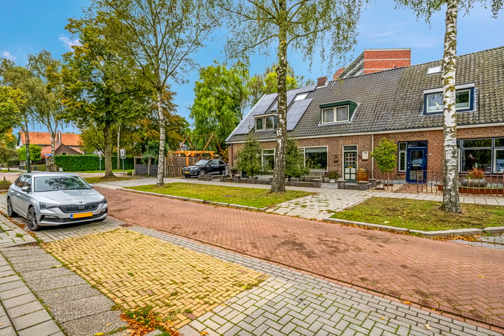 Bekijk foto 43 van Valleistraat 115