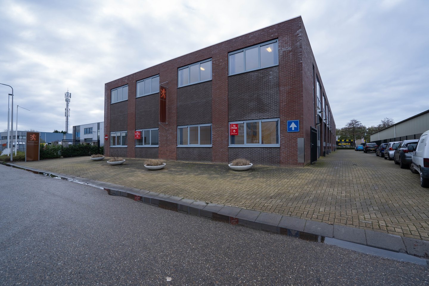 Bekijk foto 1 van Einsteinweg 11 b