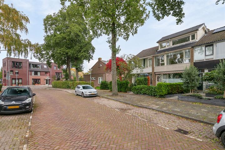 Bekijk foto 47 van Van Eedenstraat 27