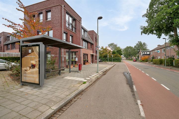 Bekijk foto 48 van Van Eedenstraat 27