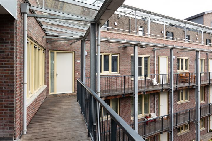 View photo 44 of Dr Huber Noodtstraat 20-21