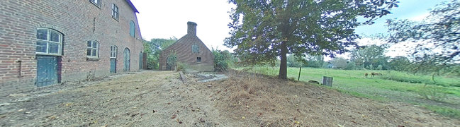 View 360° photo of achtertuin of Valkseweg 33