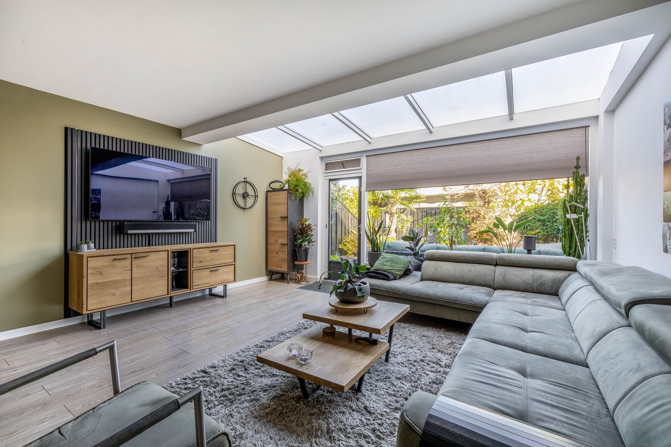 Foto 9 van Schrijnwerker 87