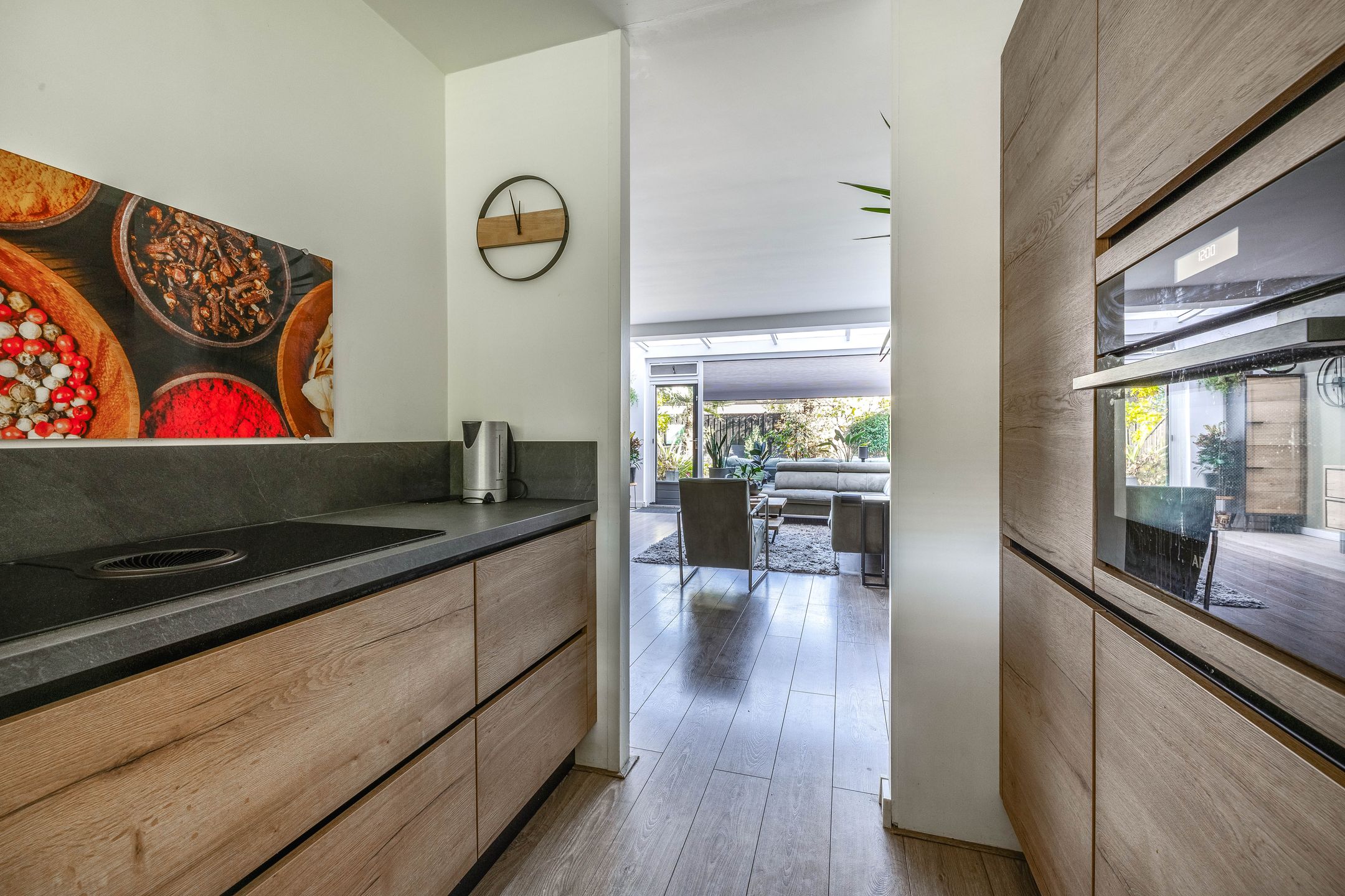 Foto 15 van Schrijnwerker 87