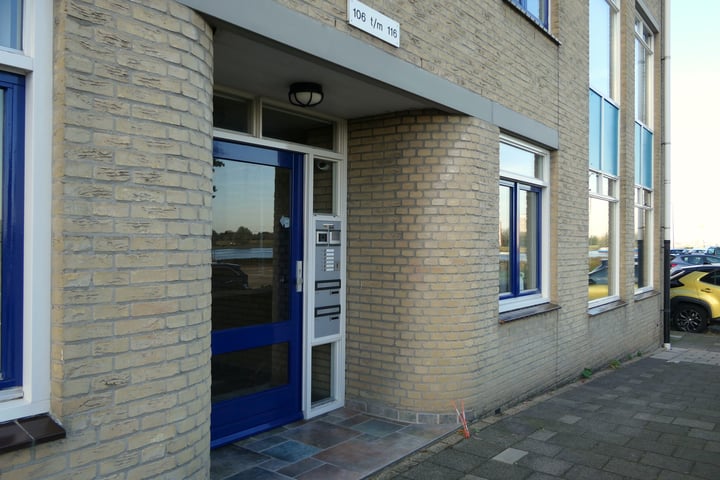 View photo 12 of Maasboulevard 116