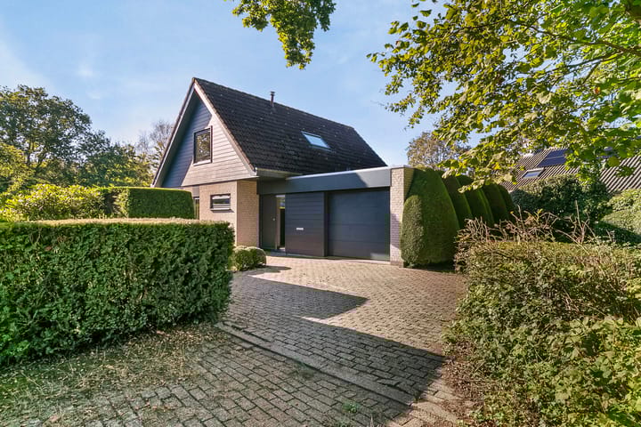 Photo 2 of Eikenlaan 36