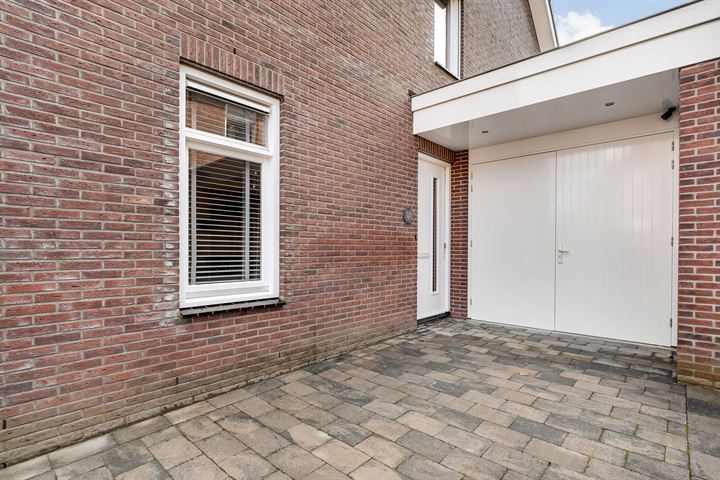 View photo 4 of Philip Klingestraat 30