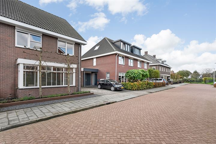 View photo 39 of Philip Klingestraat 30