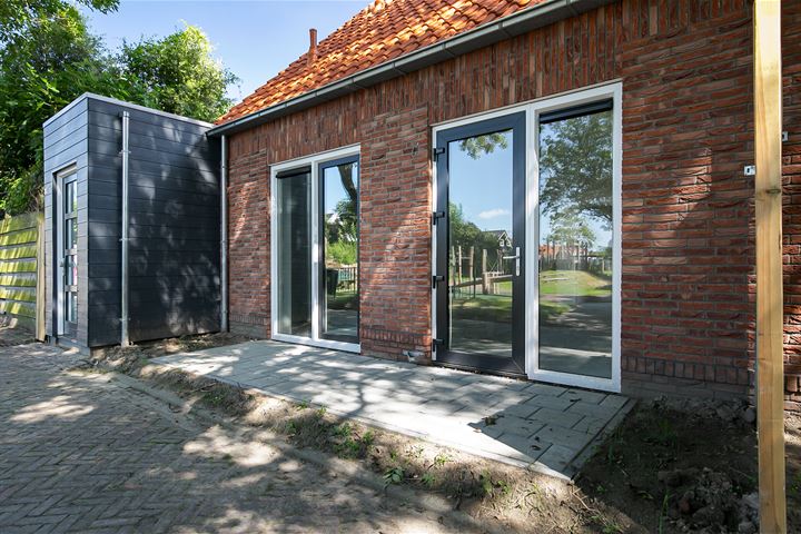 View photo 28 of Deltastraat 2-B