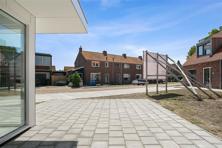 View photo 31 of Deltastraat 2-B