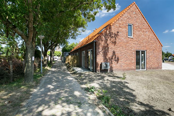 View photo 35 of Deltastraat 2-B