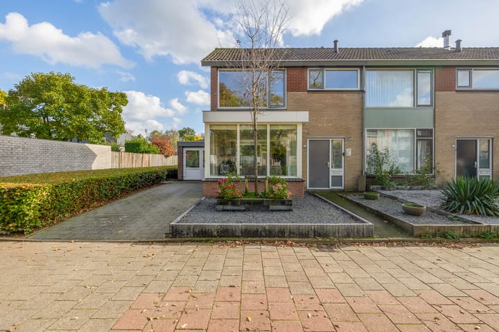 Foto 6 van Frits Zernikelaan 14