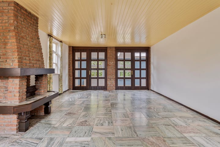 Photo 14 of Hulst 96