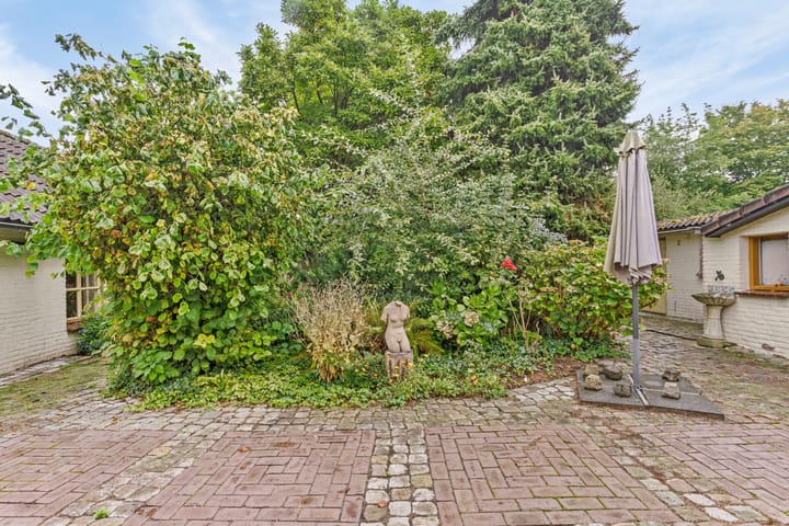 Photo 39 of Hulst 96