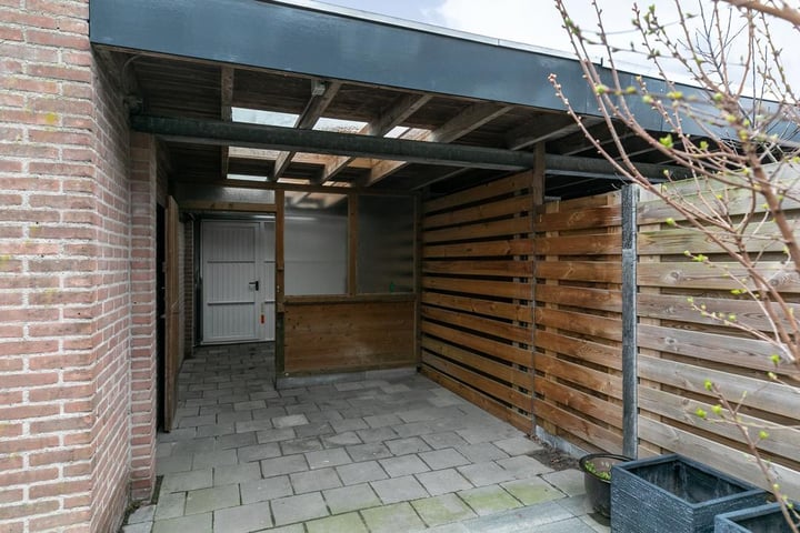 View photo 41 of Neubourgstraat 38