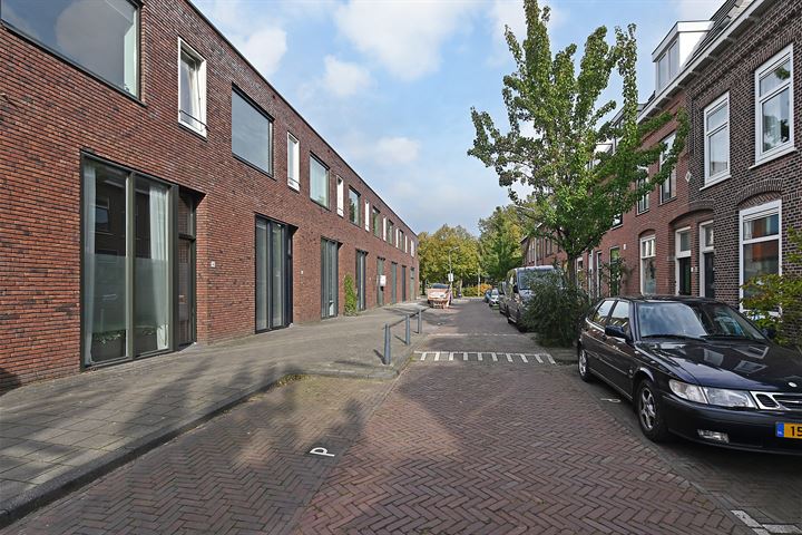 Bekijk foto 49 van De Genestetstraat 14