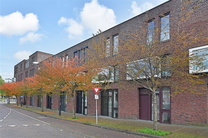 Bekijk foto 46 van De Genestetstraat 14