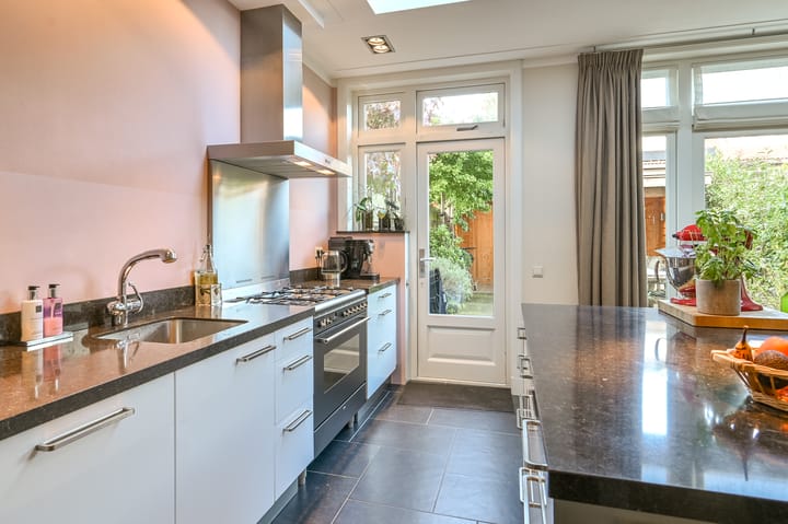 Foto 12 van Marnixstraat 150