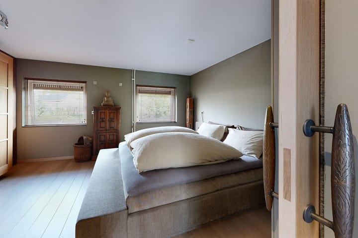 Photo 33 of Moye Keene 159