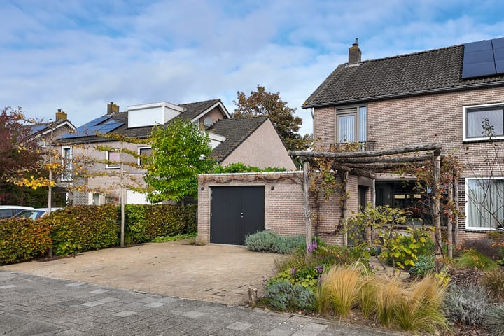 Photo 78 of Moye Keene 159