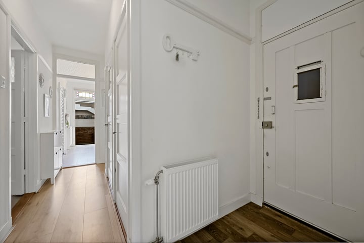 View photo 10 of Roerstraat 44