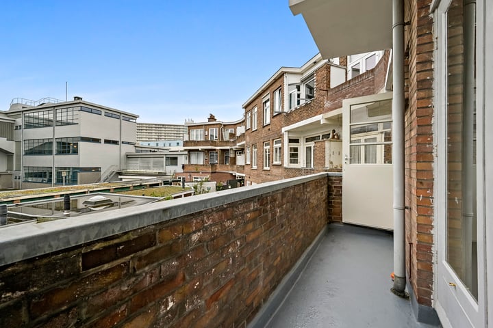 View photo 19 of Roerstraat 44