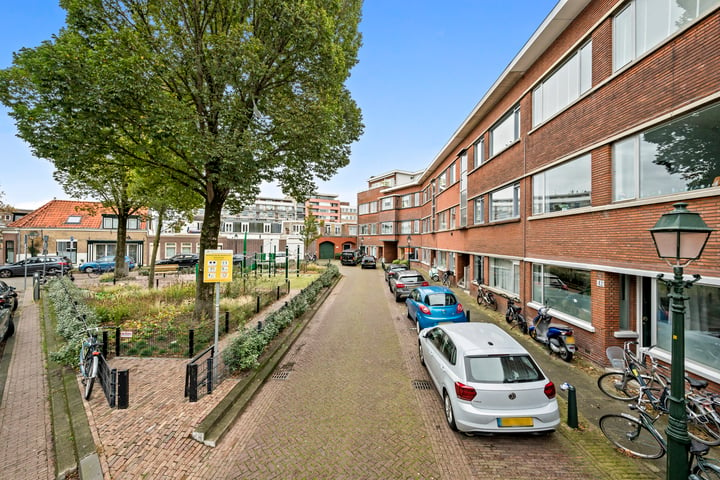 View photo 32 of Roerstraat 44