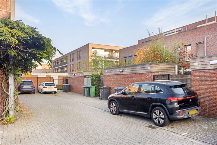 Bekijk foto 32 van van Maanenstraat 26