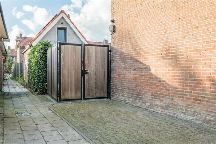 Bekijk foto 31 van De Haarstraat 2