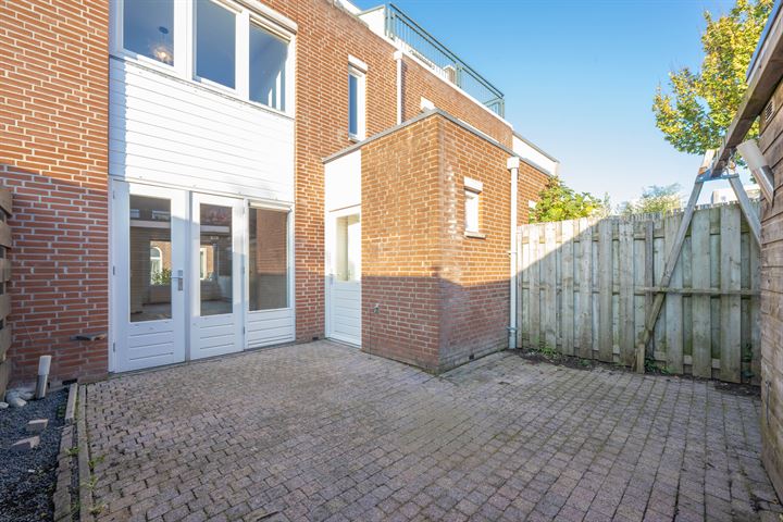 View photo 18 of Betuwestraat 42