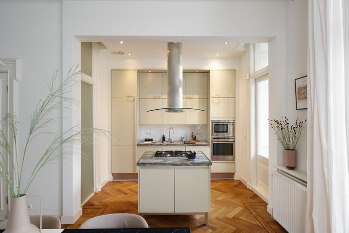 Photo 10 of Willemsparkweg 126-H