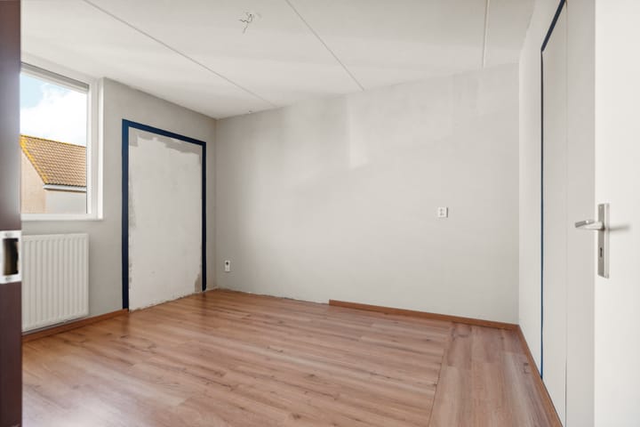 Photo 9 of Scheerwoldestraat 10