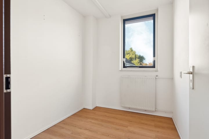 Photo 10 of Scheerwoldestraat 10