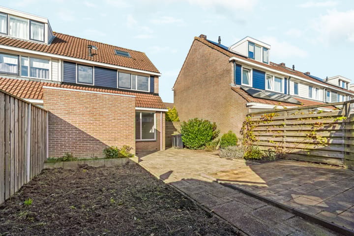 Photo 14 of Scheerwoldestraat 10