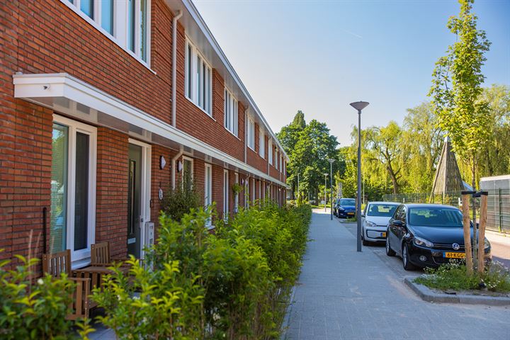 View photo 5 of Asta Elstakstraat 25