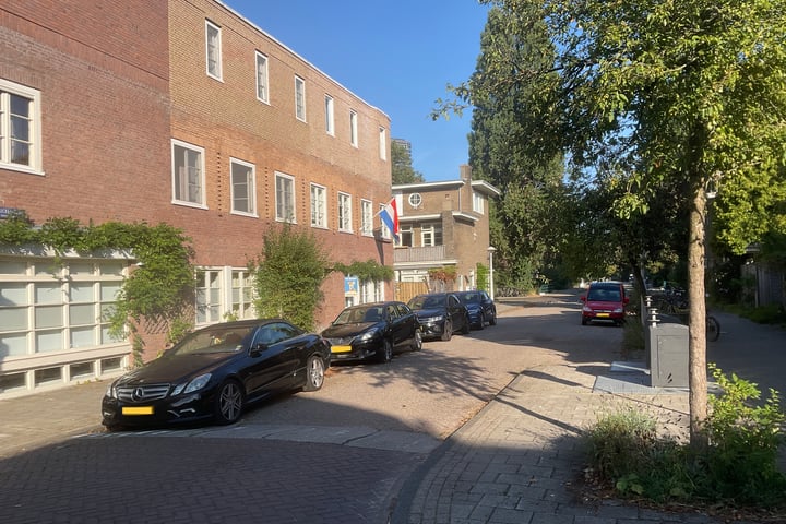 Bekijk foto 5 van Von Guerickestraat 70