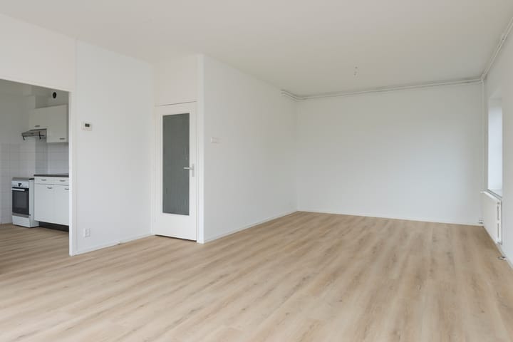 Photo 11 of Looierstraat 2-3C