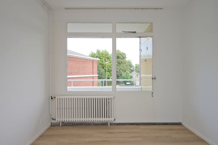 Photo 13 of Looierstraat 2-3C