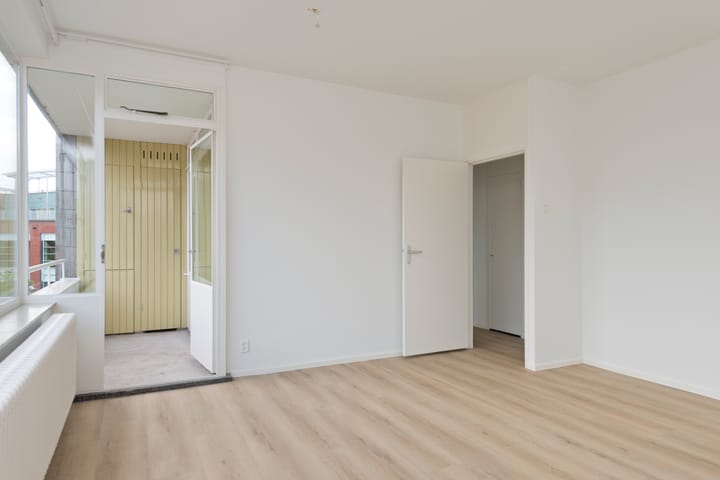 Photo 15 of Looierstraat 2-3C