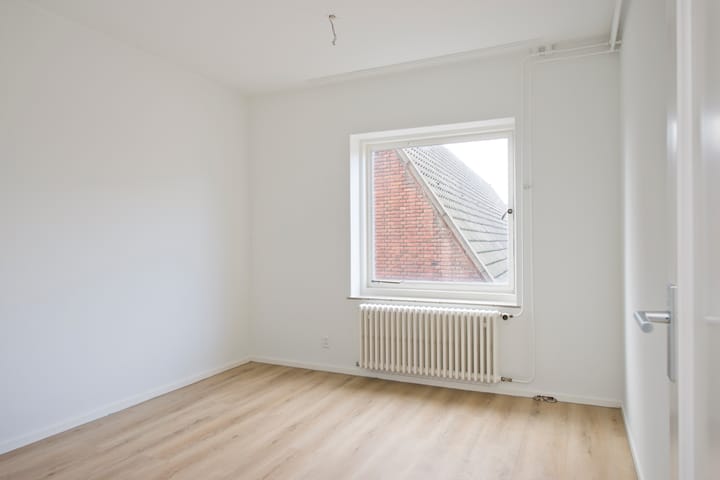 Photo 17 of Looierstraat 2-3C