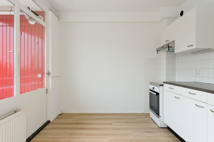 Photo 9 of Looierstraat 2-3C