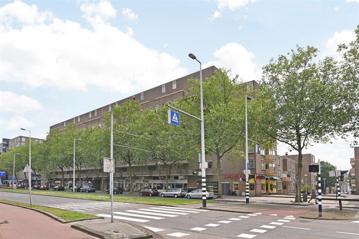 View photo 4 of Burgemeester van Walsumweg 134