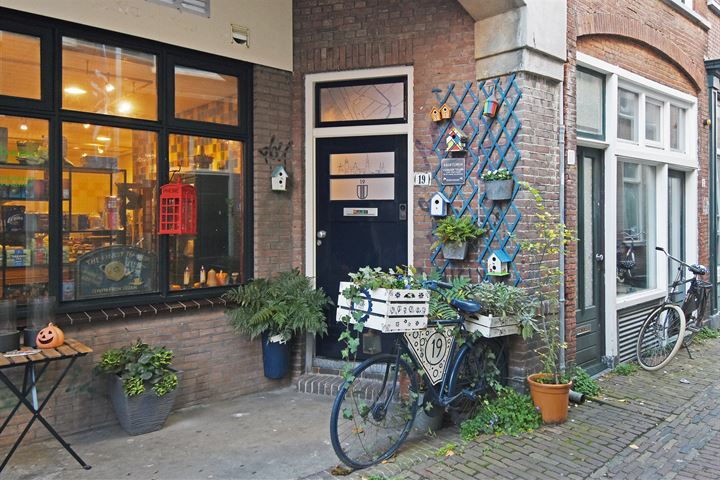 Bekijk foto 2 van Molstraat 19