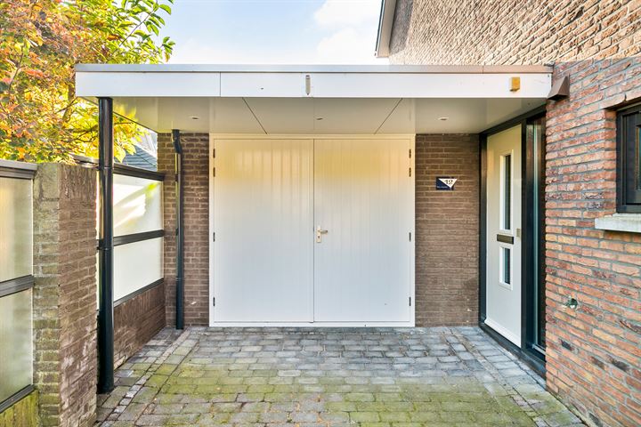 Bekijk foto 30 van Vrouwe Van Loonstraat 12