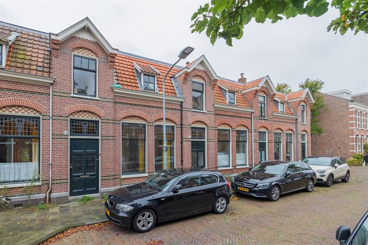 View photo 1 of Nicolaas van der Laanstraat 12