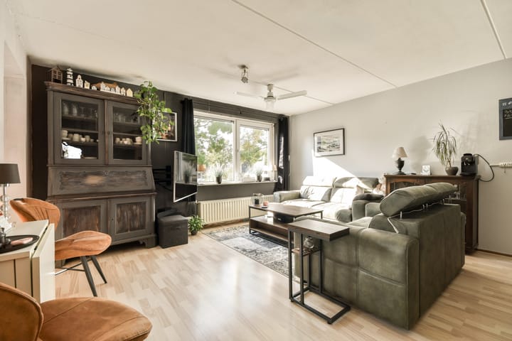 Foto 2 van Naardingerland 102